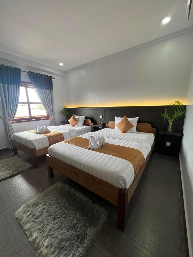 Отель The Moon Kampot Boutique Экстерьер фото